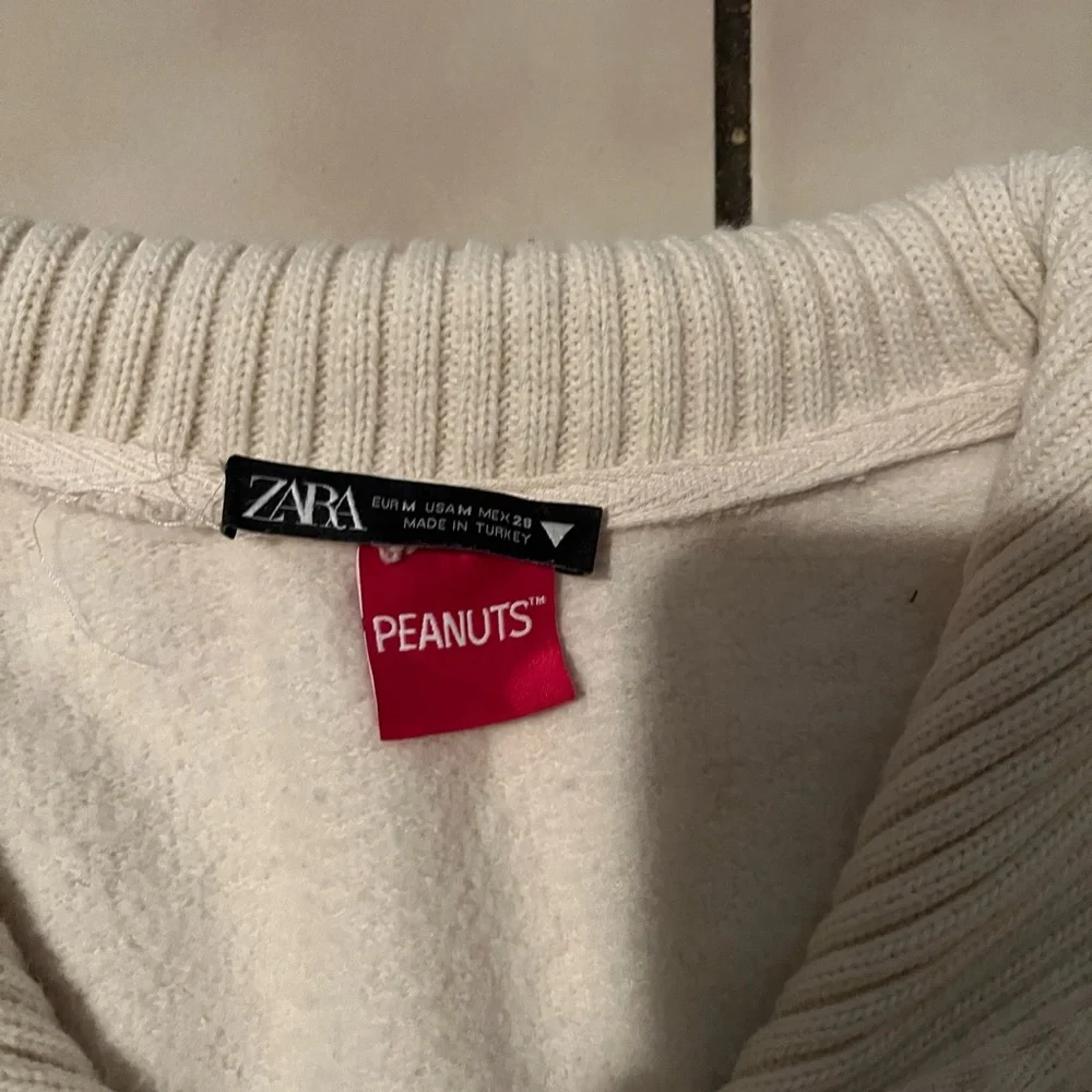 Zara Snoopy pullover Sweater - Picture 4 of 5